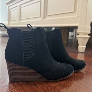 Gorgeous Black suede Wedge Ankle Boots